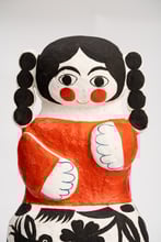 L L2501 the Girl With Braids, 3