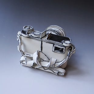 K M2507 Camera #83, 2025, Porcelain, H.9x16x15cm, Terra Delft4