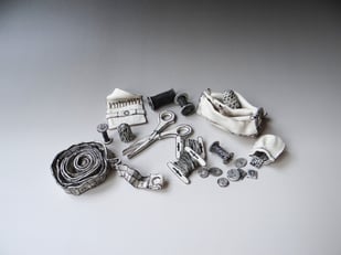 K M2509 Sewing Accessories, 2025, 28 Parts, Porcelain Terra Delft2