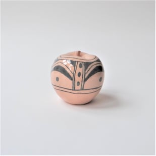 Villaverde 3; Apple, h.15x13x11cm, black deco, TerraDelft2