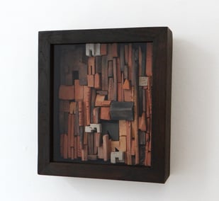 Home for the Homeless 2604, H.25,5x23x6cm, Keramiek, Lijst Glas