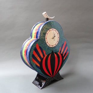 R E2506 Balloon, H.44x33,5x9,5cm., Hand Decorated Glazed Earthenware, Terra Delft3