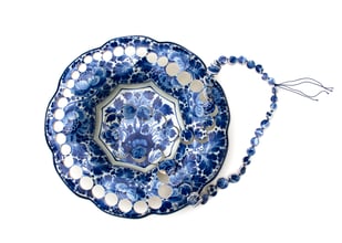 Draagbare kunstwerken; sieraden in keramiek