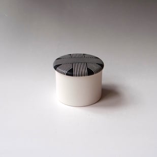 Msh 5 Box 2023, Porselein H.5,5xd.6,5cm, Terra Delft 1
