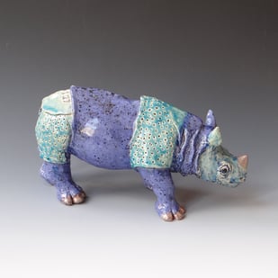 250127 Rhino Ceramic Glaze Gold, H.13x24,5x10cm Terra Delft 2