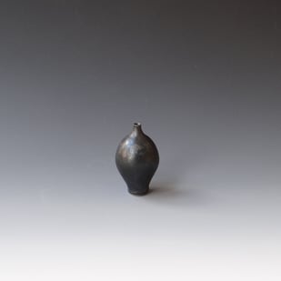 H S2529 Minivaasje, Porselein Kristalglazuur,h.8xd.4,5cm