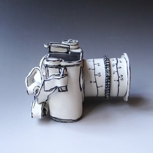 K M2507 Camera #83, 2025, Porcelain, H.9x16x15cm, Terra Delft3
