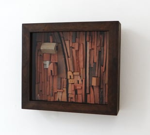 Home for the Homeless 2603, H.23x25,5x6cm, Keramiek, Lijst Glas