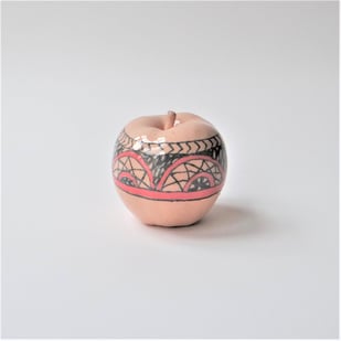 Villaverde 4; Apple, h.15x13x11cm, black-red deco, TerraDelft2