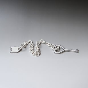 K M2503 Key and Chain, 2025, Porcelain, L.53cm, Key 12x5,5x0,5cm, Terra Delft4