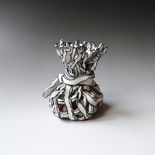 K M2513 B, Marbles, 2025, 10,5x9x9cm, Porcelain, Terra Delft2