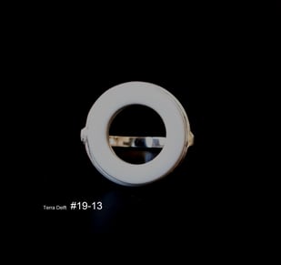 19-13-Ring1-element-h.26xd.24x26cm-porcelain-silver-size-21-TerraDelft-1