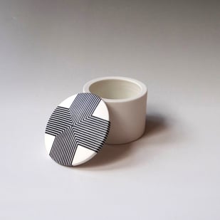 Msh 3 Box 2023, Porselein H.5,5xd.6,5cm, Terra Delft 2