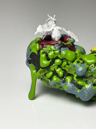 Plastic Disease I, 2022, Bone China, Glaze, Black Clay, 10 X 12 X 7 Cm, Photo by Alicia Cox 1.4