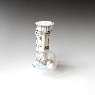 K M2505 Blowing Bubbles Forever, 2025, Porcelain, H.12x11x5,5cm, Terra Delft4