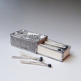K M2508 B Box of Matches 'matches for Fires on the Beach', 2025, Porcelain, H.14x5,5x3cm, Terra Delft1