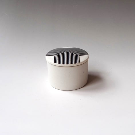 Msh 6 Box 2023, Porselein H.5,5xd.6,5cm, Terra Delft 1