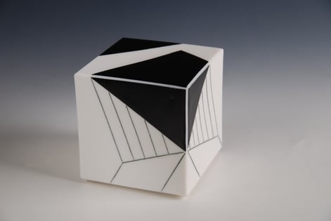1 262 Cube 2021,porselein 8x8xh8cm(3)