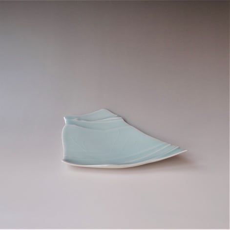 GH23D-G23 Plate leaf S, 2x24,5x15cm, porcelain-celadon, TerraDelft1
