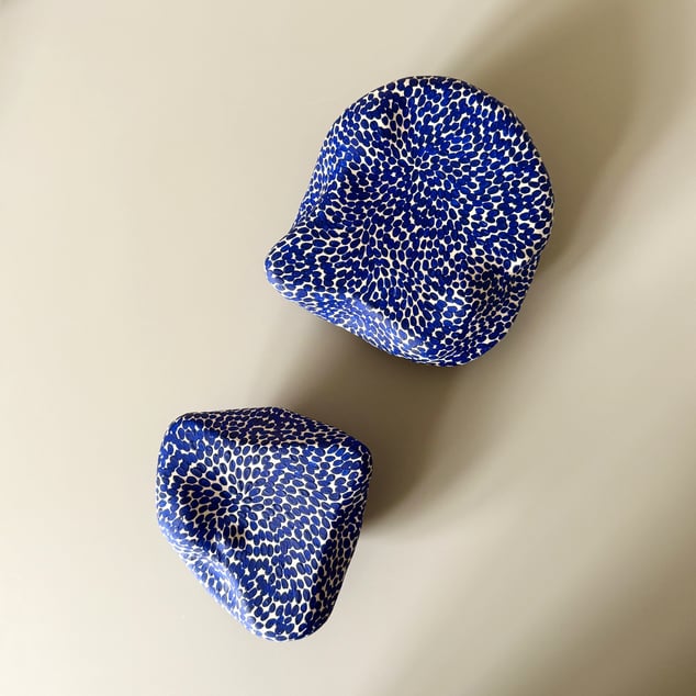 E M2604 Blue Velvet, 2dl., Geglazuurd Steengoed Vierkant2