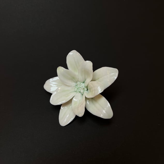 8 Blossom Brooch, 3.5x6.5x6cm, Terra Delft