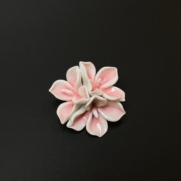 7 Pink Floral Brooch, 3x4x4cm, Terra Delft