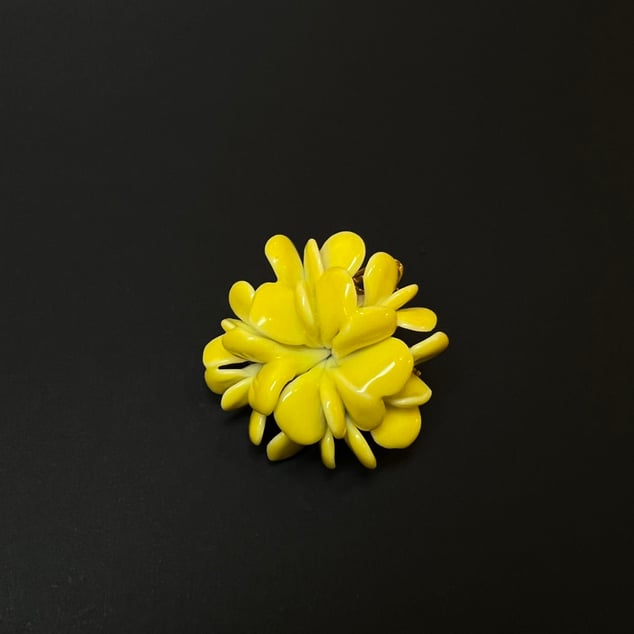 9 Yellow Floral Brooch, 2.5x4x4cm, Terra Delft