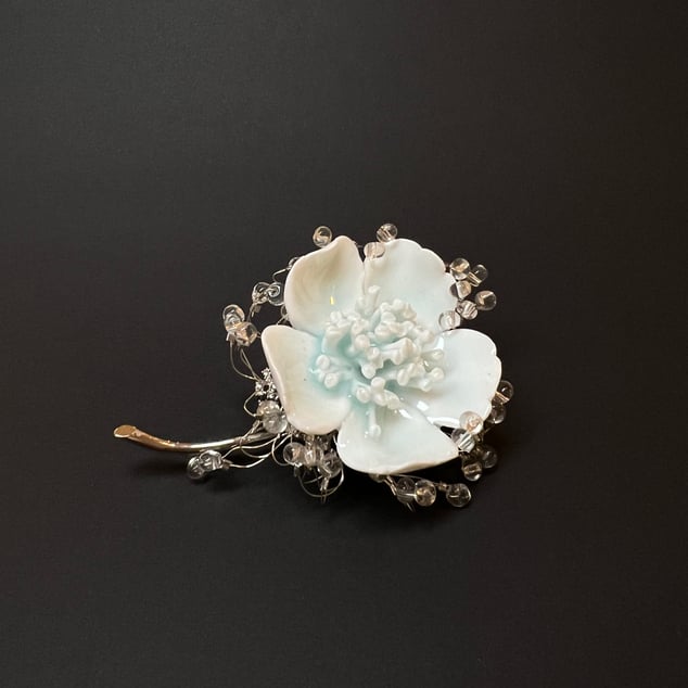 5 Celadon Brooch, 4x7x9 Cm, Terra Delft